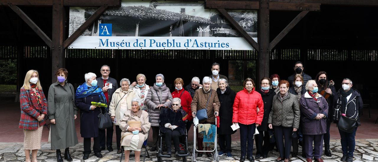 Rusia condecora a los niños de la guerra de Asturias