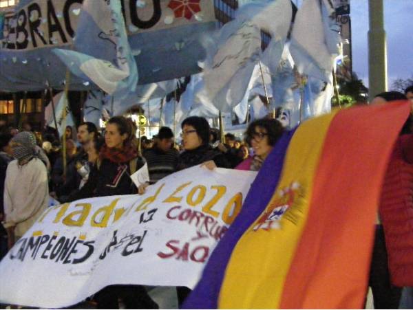 (Galería de fotos) Buenos Aires: Gran manifestación #NOaMadrid2020, contra los crímenes del franquismo y presencia de mandatarixs imperialistas 