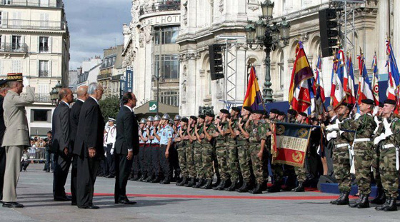 El presidente Hollande rinde homenaje a los republicanos espaoles de la Divisin Leclerc