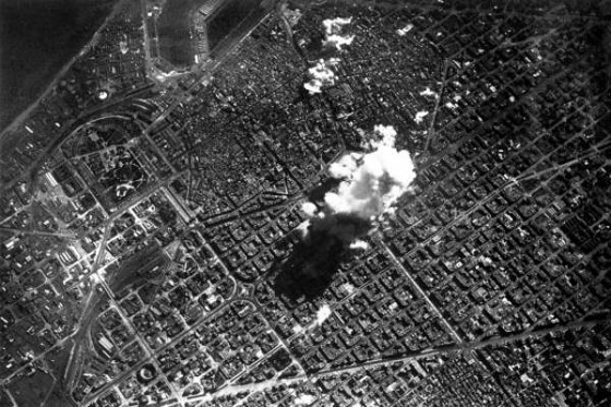 Auto por el que se ordena investigar los bombardeos italianos sobre Barcelona