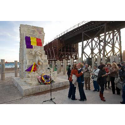 Almera homenajea a 142 almerienses que murieron vctimas del holocausto nazi