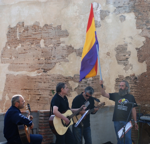  Agradecimiento a todos los que han hecho posible el V Homenaje a los asesinados en el castillo de lora