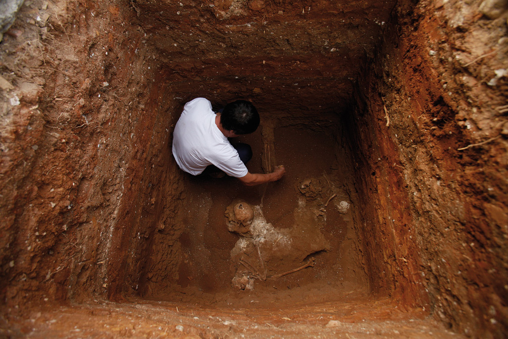 Presentan los resultados de las catas realizadas en las fosas comunes del cementerio 