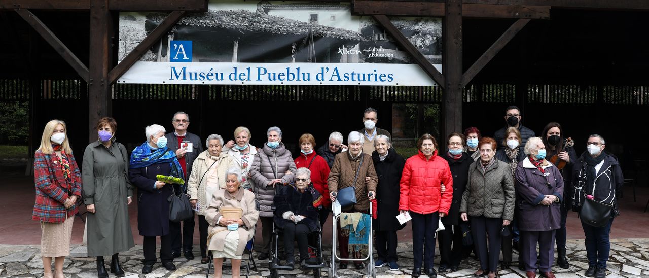 Rusia condecora a los nios de la guerra de Asturias