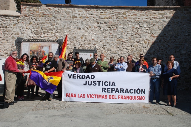 Portada de la galera Homenaje a los asesinados en lora